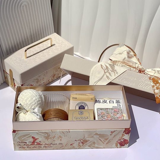 Wedding Engagement Velvet Metal Portable Accompanying Gift Box for Bridesmaids Candy Empty Box Business Guest Return Gift Box
