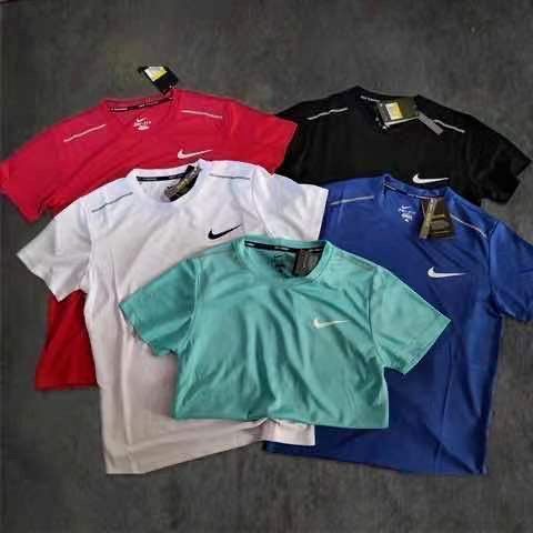 Schnelltrocknendes Sport-T-Shirt im Einsatz