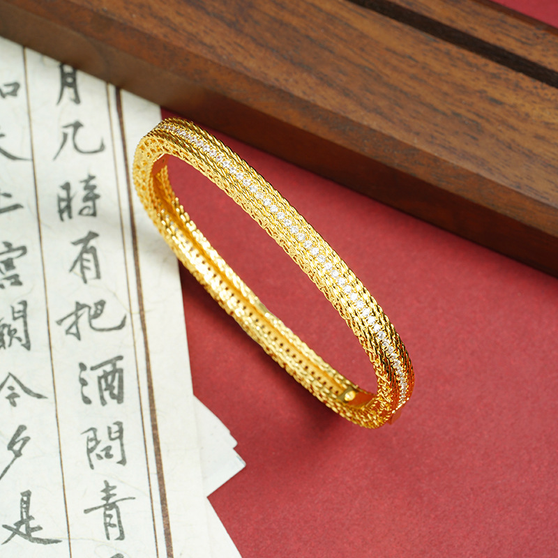 Pulsera de oro de arena vietnamita estilo de palacio con microincrustaciones de circón, pulsera geométrica cuadrada, temperamento, joyería de mano de alta calidad al por mayor