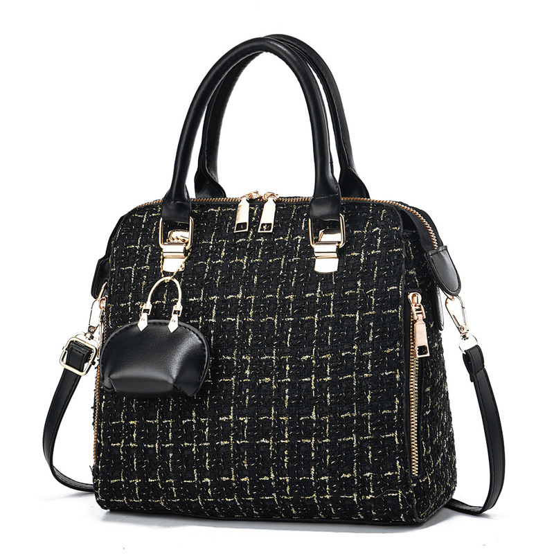 2026 New Style Chanel-Style Woolen Handbag for Women, Small Bag with Pendant, Crossbody Bag, High-End Commuter Shoulder Bag Wholesale