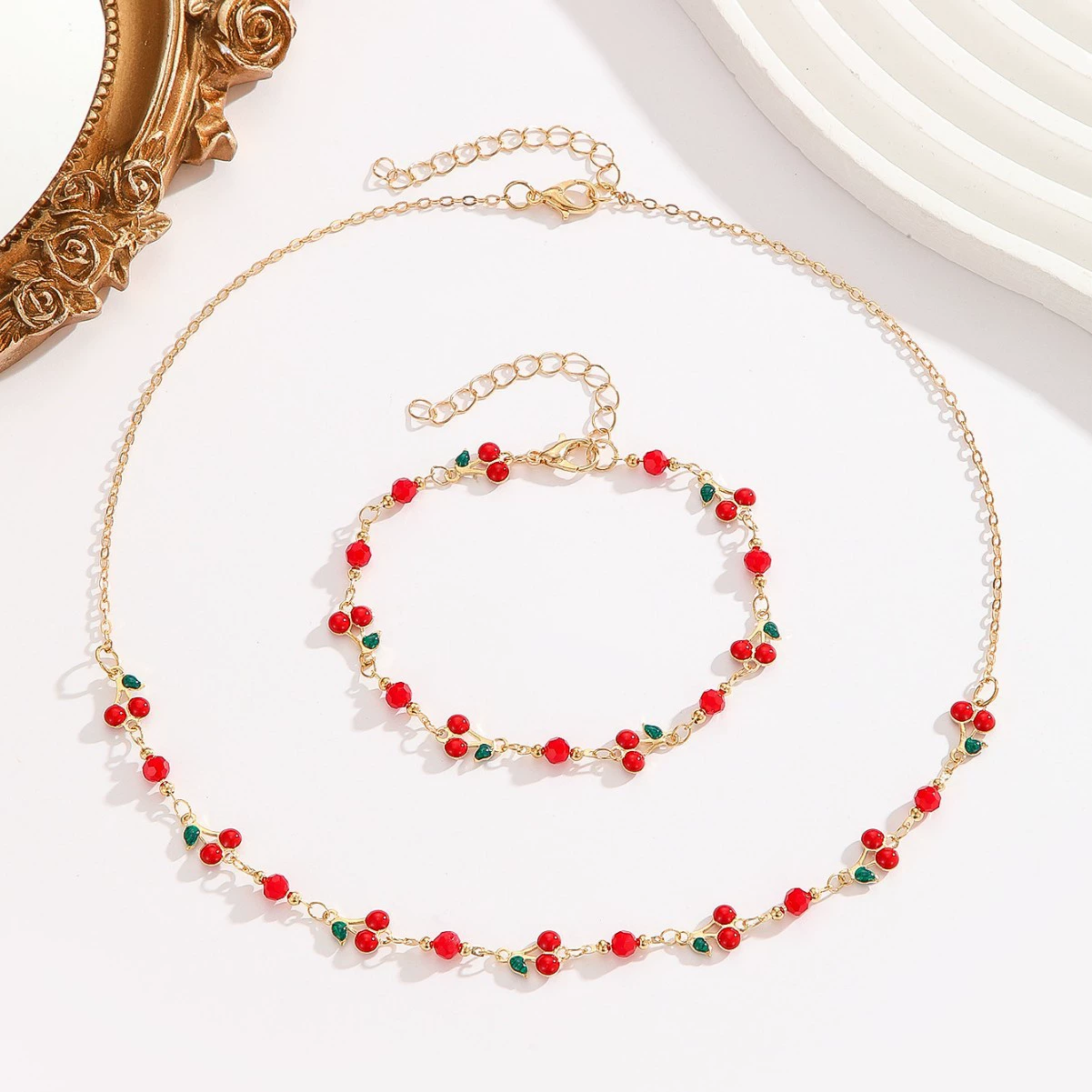 Набор украшений для женщин: колье и браслет с красными вишневыми кристаллами, летняя мода, свежий вишневый дизайн