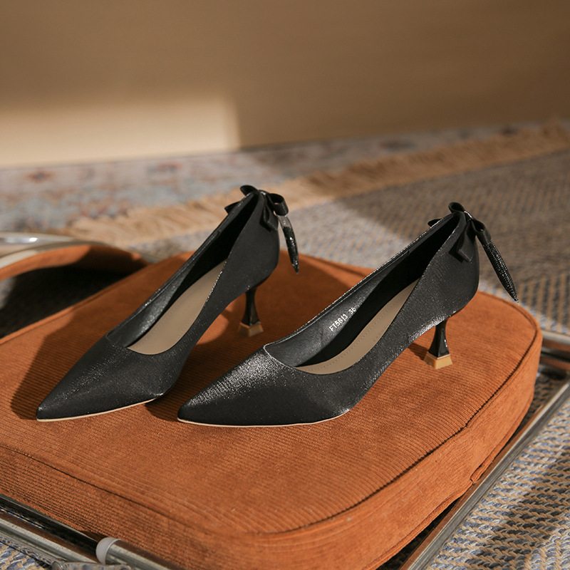 Décolleté donna tacchi alti eleganti con fiocco rosso nero_voghion.com