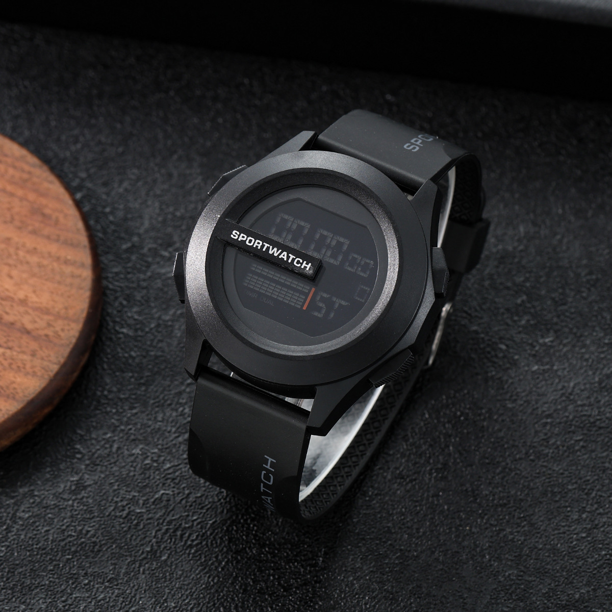 2024 venta caliente transfronteriza estilo británico esfera grande para hombres deportes moda reloj electrónico al aire libre aventura decoración reloj ins