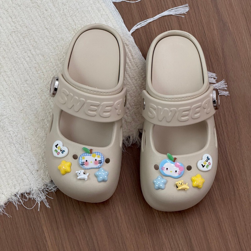 New Soft and Cute Healing-Style Thick-Soled Clogs for Women, Super Cute Cartoon Accessories, Versatile and Breathable Summer Sandals for Outdoor Wear New Soft and Cute Healing-Style Thick-Soled Clogs for Women, Super Cute Cartoon Accessories, Versatile and Breathable Summer Sandals for Outdoor Wear