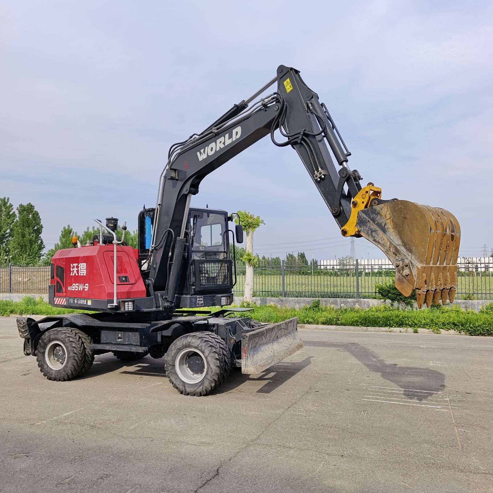 二手轮式沃得 轮式挖掘机 皮轮炮头机 挖土机 挖挖机 旋转转 大棚