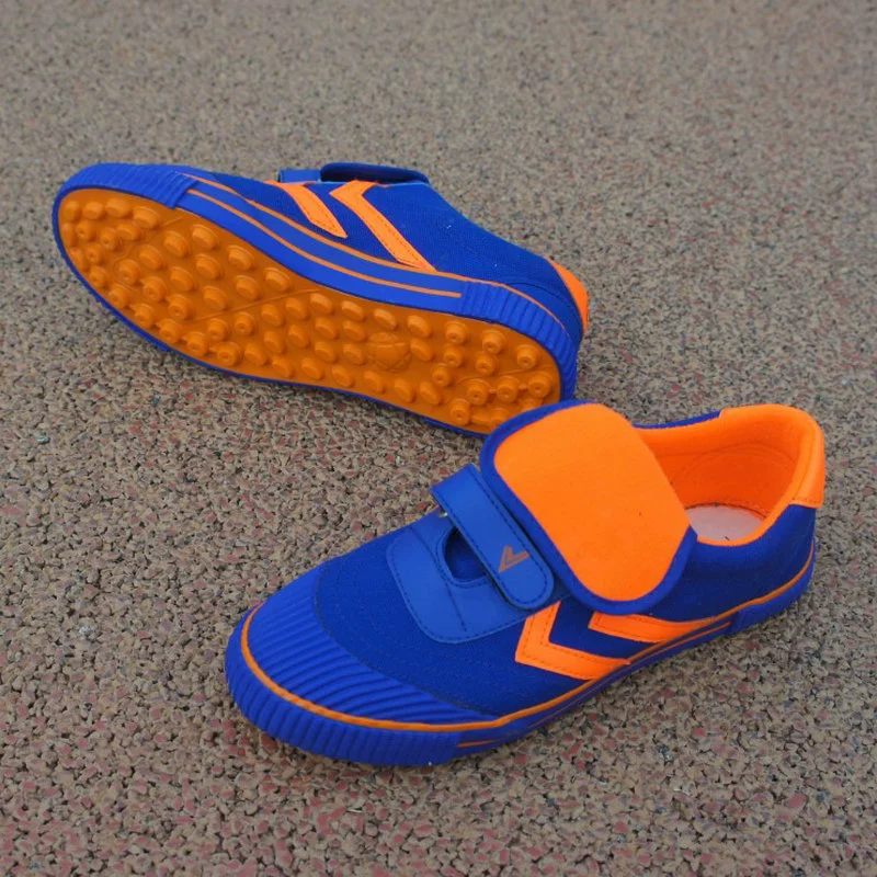 Кожаные детские ботинки, с шипами