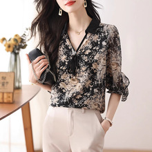 欧洲站中年妈妈碎花衬衫上衣2025新款中老年妇女时尚春秋雪纺小衫