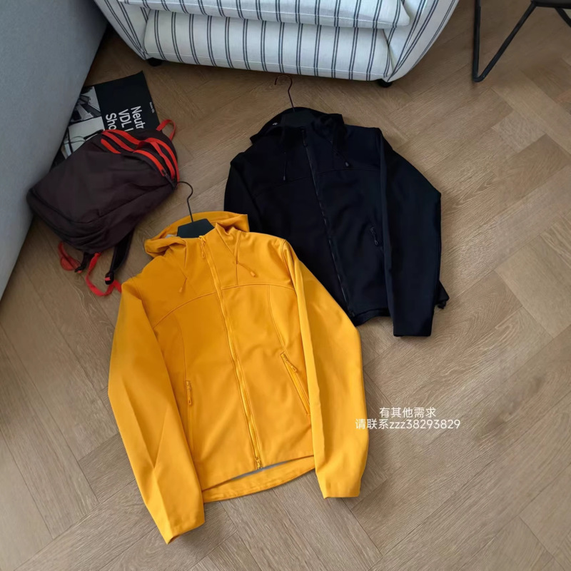Women's Autumn and Winter 2025 New Hooded Outdoor Sports Warm Soft Shell Jacket Windproof and Waterproof Windbreaker