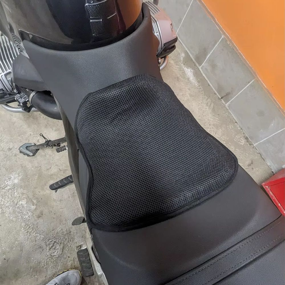 Gel motorcycle cushion moisture insulation breathable electric car cushion four seasons universal locomotive accessories