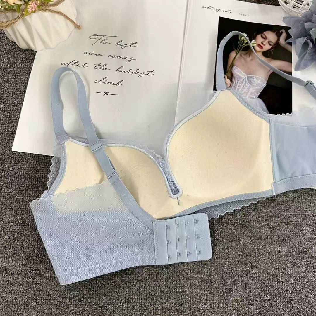 Nuevo sujetador de encaje francés de moda de encaje jacquard transpirable y cómodo ajustable anti-caída se reúne en tres filas de botones