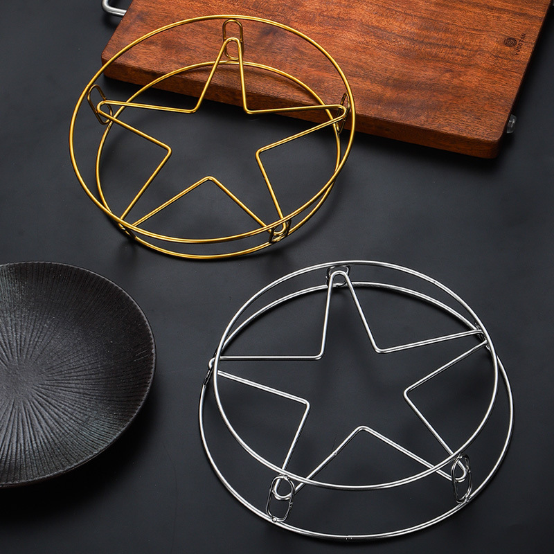 ステンレスキッチンの鍋棚を厚くして、二重断熱蒸し棚の汎用棚を収納します。|undefined