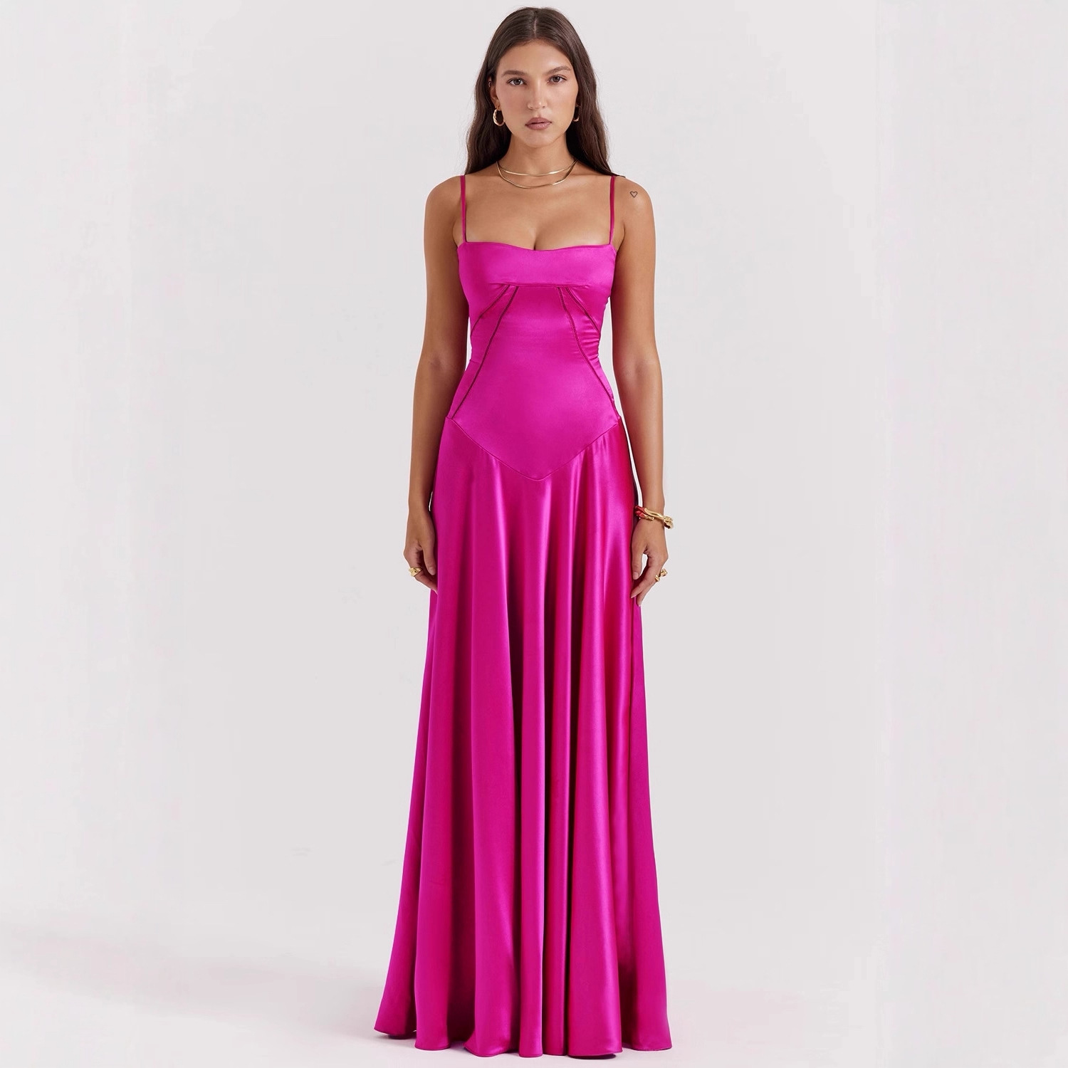 2025独立站欧美跨境女装吊带裙修身露背长裙连衣裙长款晚礼服辣妹