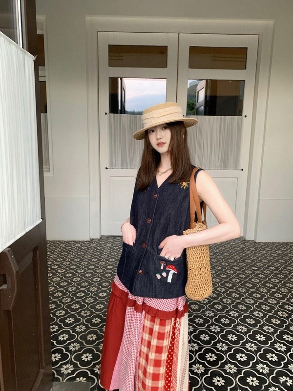 2025流行穿搭一整套女装夏季韩系复古蘑菇刺绣牛仔马甲搭配半身裙|undefined