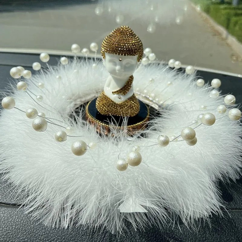 Ocean Girl accesorios de automóviles colchón de plumas rojas en línea pequeño libro rojo recomienda la corona de accesorios de automóviles decoración interior del automóvil