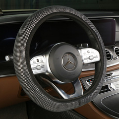 車のハンドルカバーにドリルの弾力性があります。