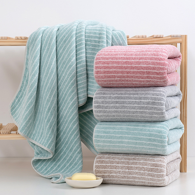 Interlock coral velvet bath towel, thick and soft, water-absorbent beach towel with stripes, couple's edition, factory wholesale, home use, shower towel