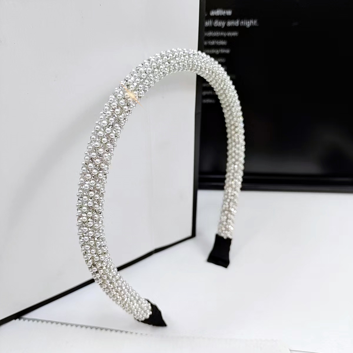 Fashionable universal headband pearl