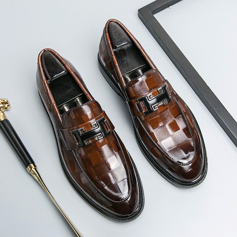 Cross-Border Spring Season Slip-On Checkered Pointed-Toe Leather Shoes, Fashionable Formal Business Casual Shoes, Large Size Loafers, Versatile Men's Shoes