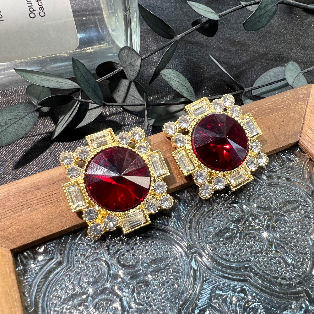 Vintage For Women, Niche Deign With A Courtly Tyle, Unique And Elaborate Gla Earring, Vintage Retro Branded_voghion.com