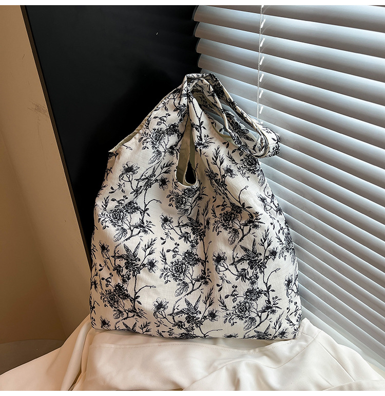 Summer new black and white floral fabric bag, large-capacity, artistic and laid-back style single-shoulder bag, fashionable and versatile crossbody bag undefined