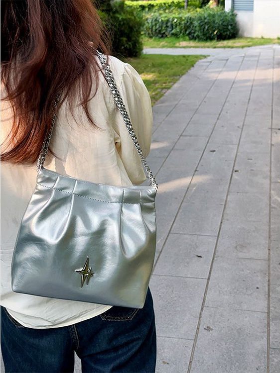 Borsa a tracolla grande capacità piegata argento Sanfu Wandering da donna 2023 Sweet and Spicy Street Light Y2K_voghion.com