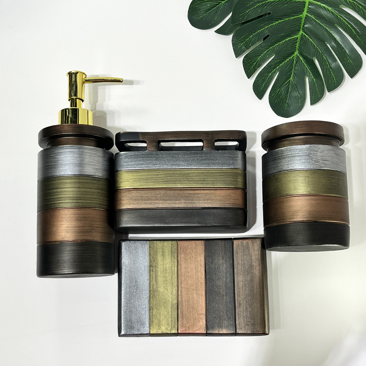 Juego de baño para el hogar de estilo europeo ins decoración de baño de hotel de cuatro piezas pintura de resina botella de desinfectante de manos caja de jabón