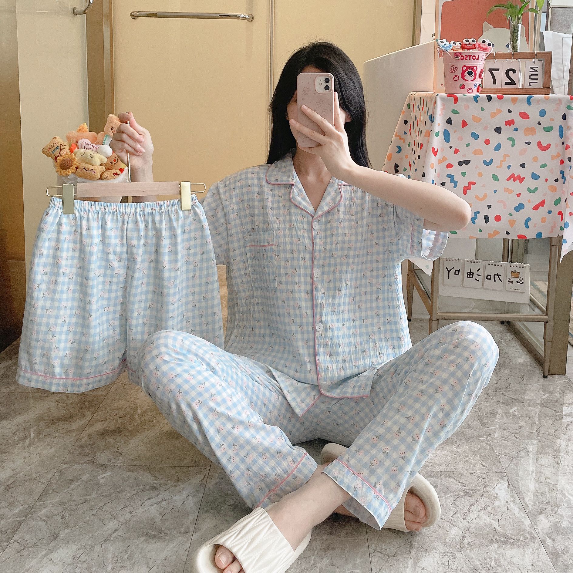 Empaquetado fuera de una sola nube pijamas de algodón de tres piezas para mujer verano dulce pantalones cortos de manga corta ropa de dibujos animados para el hogar