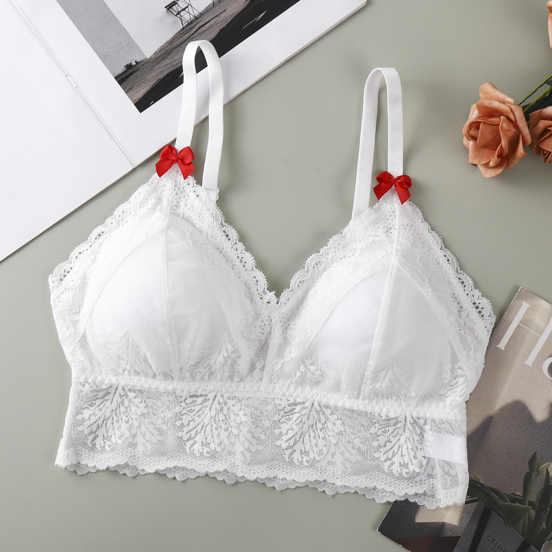 2025 otoño de encaje francés cuello en V hermoso cinturón de espalda ropa interior en una taza de comodidad con base para el pecho de la mujer