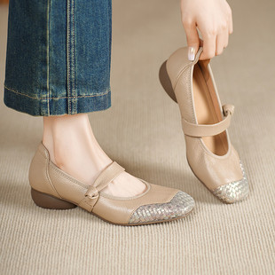 3cmܛ��Ƥ��ʽ�͹ŷ��^����һ�֎��ָ���ЬŮ�\�ڵ͸������䴬Ь