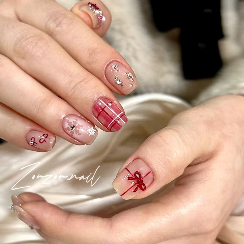 Hand-Wearing Armor Autumn and Winter High-Level Christmas Wreath New Year Armor Red Plaid Short Armor Student Nail Art Pieces Hand-Wearing Armor Autumn and Winter High-Level Christmas Wreath New Year Armor Red Plaid Short Armor Student Nail Art Pieces