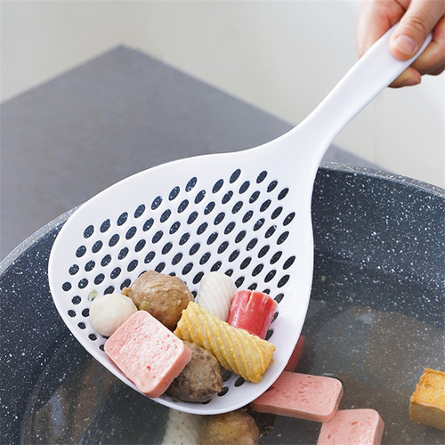 Large colander for dumplings, kitchen long-handled noodle spoon, household hot pot spicy hot Japanese-style draining spoon strainer
