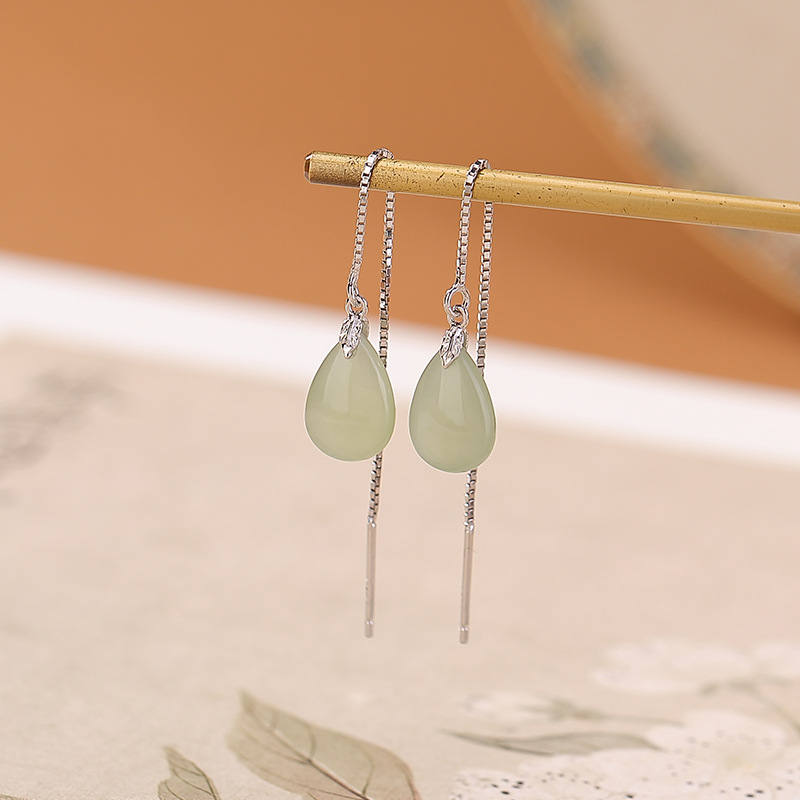 Khuyên tai dài hình giọt nước bạc S925 mạ vàng đính ngọc bích Hòa Điền phong cách Tân Trung Hoa — Bạc