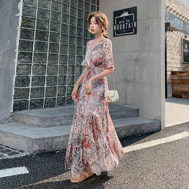2026夏新款洋装大摆连衣裙女碎花雪纺V领抽象设计五分袖高腰长裙