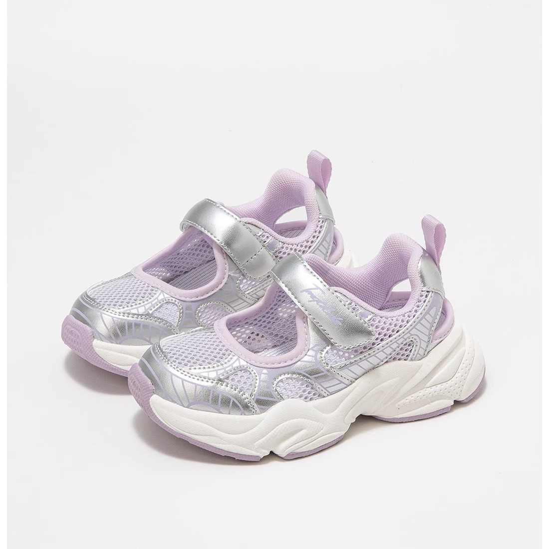 Sandalias de niña con punta cerrada, estilo nuevo verano 2026, zapatillas deportivas de malla hueca transpirables e informales para niñas