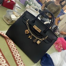 ���Q�¿�r����֦�y�K����������|�����ٴ�μ�����e�P��Ů����