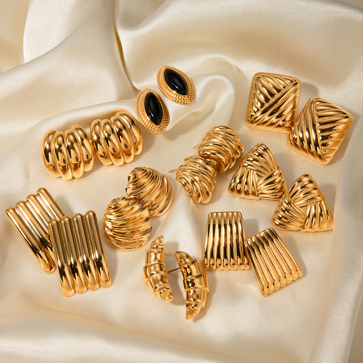 Ear Studs Classification 1 Pair Quantity Holiday, Daily Occasion 304 Stainless Steel Material Halloween Festival PVD Coated Real Gold Plated Solid Color 304 Stainless Steel Retro Waterproof Non Tarnish Ear Studs