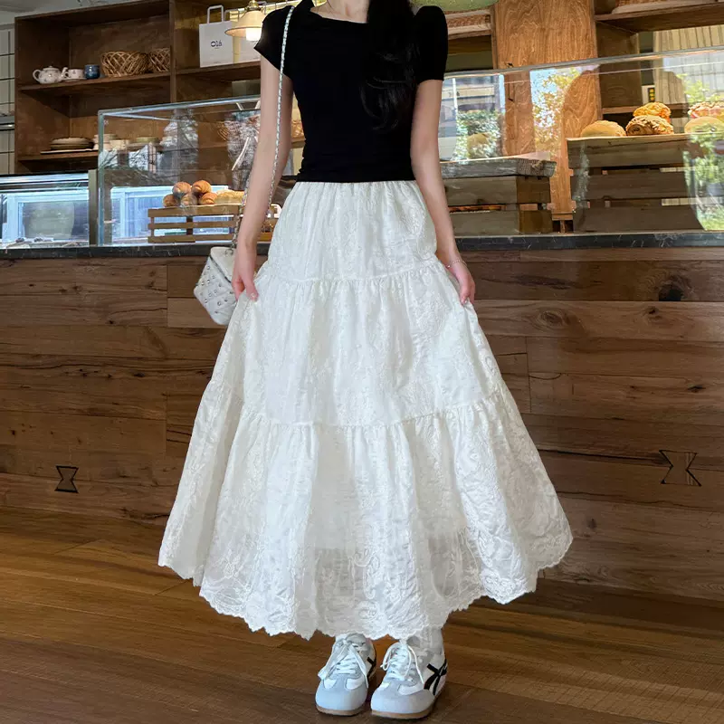 白色刺绣蓬蓬半身裙女春秋新款高腰A字大摆伞裙中长款蕾丝蛋糕裙