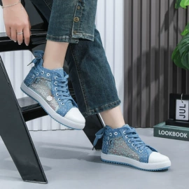 平底凉鞋;女式帆布鞋;女式板鞋