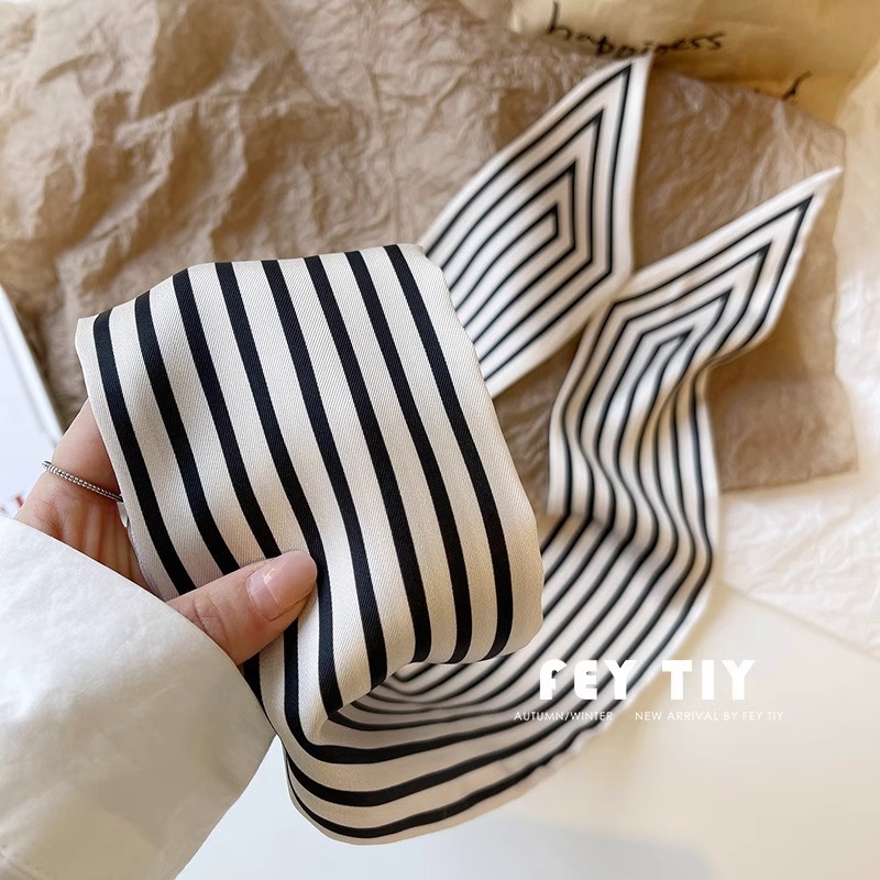 Satín temperamento blanco y negro francés bufandas de seda mujeres atadas al cabello de alto nivel pareja caja de regalo bufandas de seda atadas bolsa de mujer