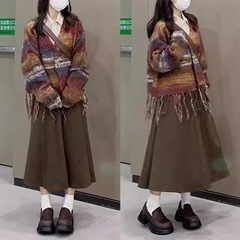 秋の服とお茶のセットを合わせて、小柄な韓劇学院の風流蘇セーターのスカートを着て、二着の女性を着ます。
