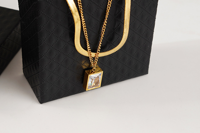 Titanium Inlaid Zircon Double-layered Square Clavicle Chain Niche Snake Bone Chain Necklace display picture 5