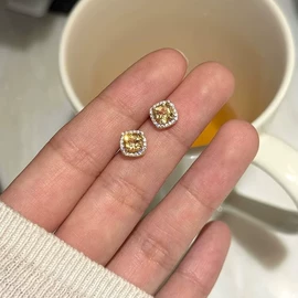项链;耳钉;戒指
