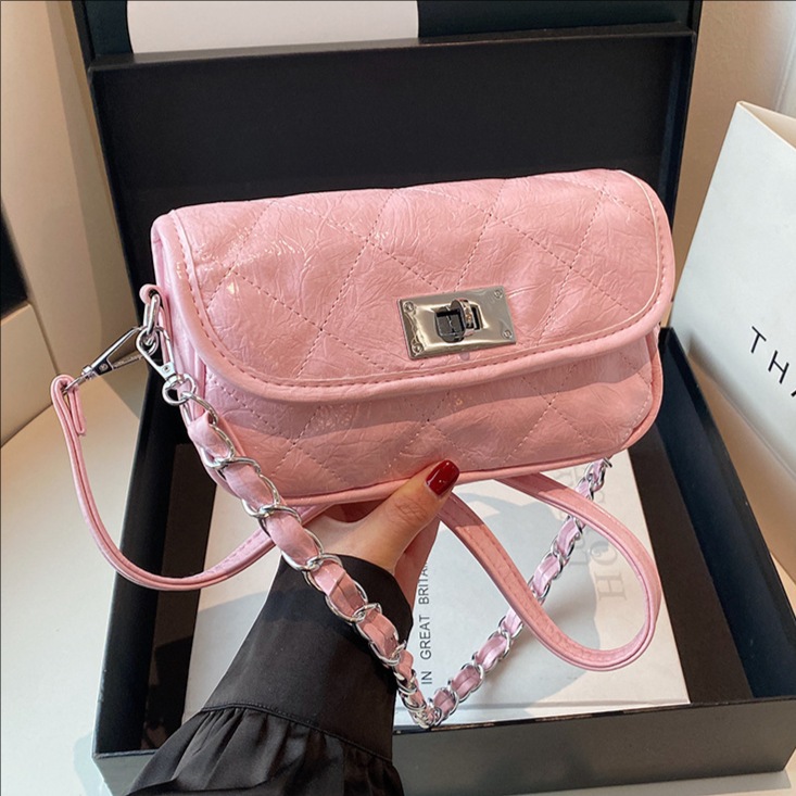 Bolso de cadena de rombos de fragancia pequeña de alta gama transfronteriza, bolso de mensajero de un solo hombro simple de moda, bolso de axila casual de todo fósforo para mujer