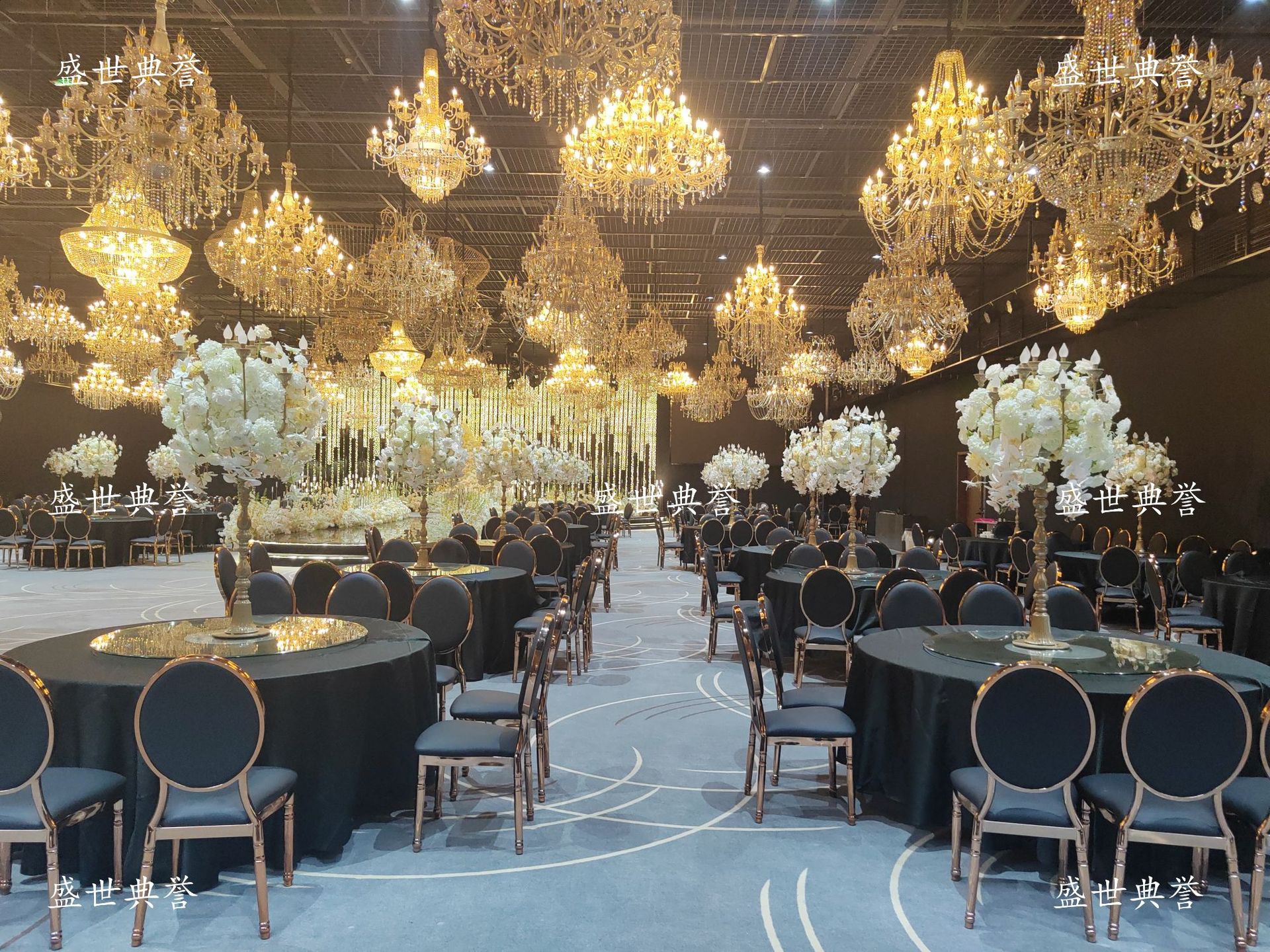 Xishuangbanna International Banquet Center's theme wedding tables and chairs, hotel banquets, new sun chairs, wedding metal round-back chairs pic 24