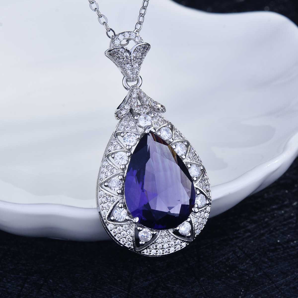 Birnenförmige Amethystkette Voller Diamanten Lila Diamantanhänger display picture 4