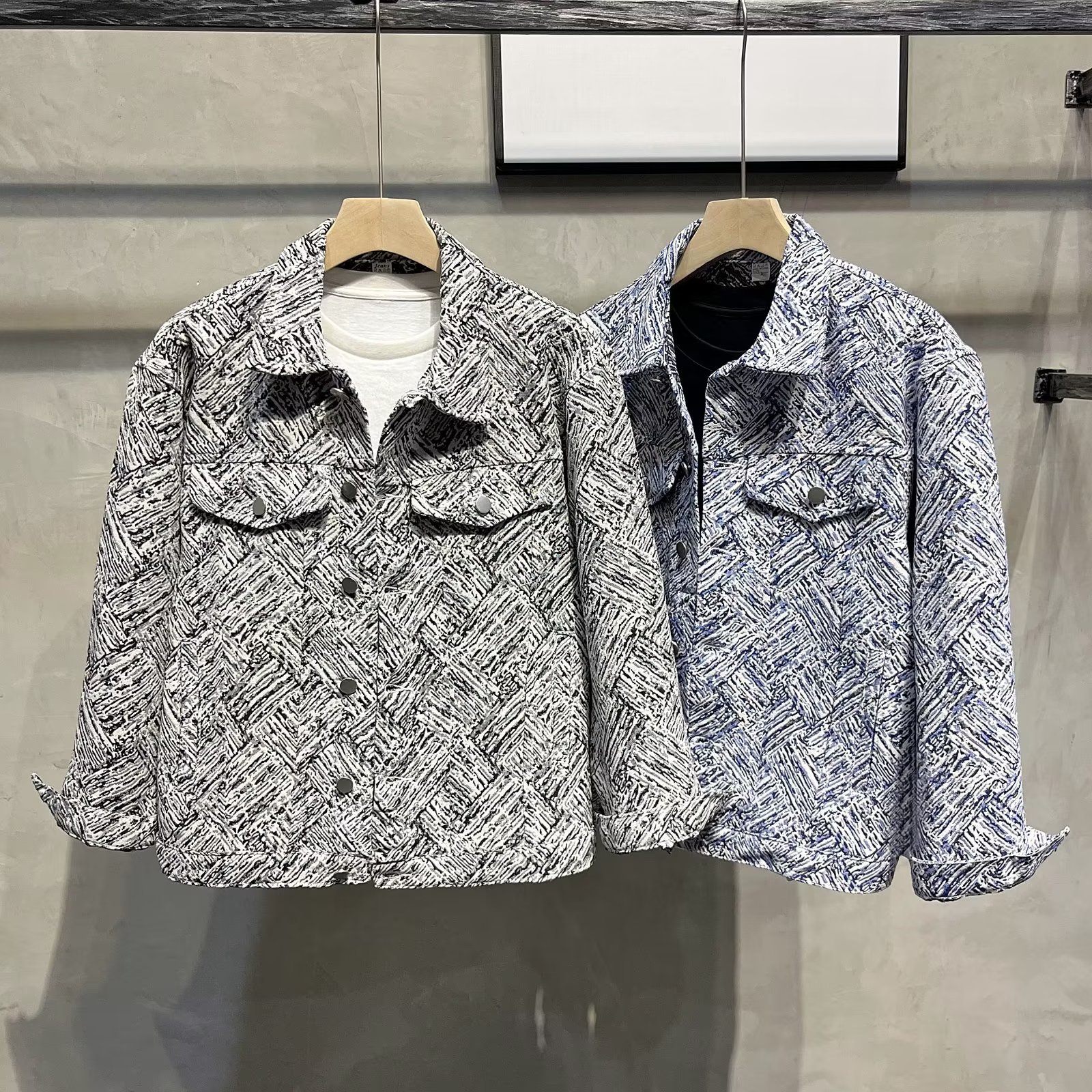 Männerkleeder Nei Fréijoer an Hierscht Groussgréisst Design Perséinlechkeetsjackett Männer locker schéin Casual Revers Denimjackett_voghion.com