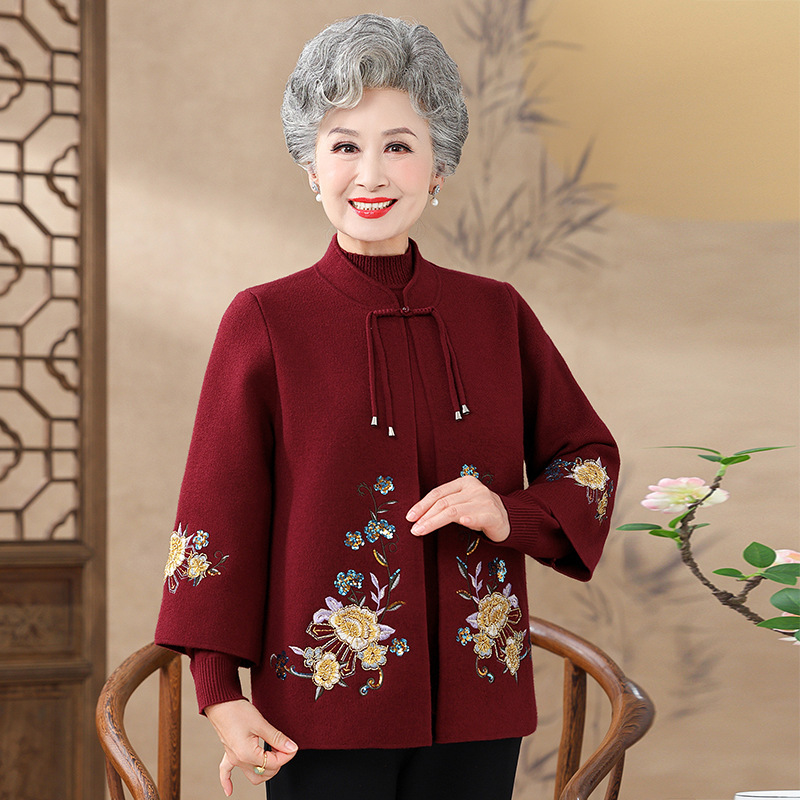 More than 50-year-old mother autumn coat middle-aged and elderly women's clothing national style two-piece high-grade temperament grandma clothes for the elderly More than 50-year-old mother autumn coat middle-aged and elderly women's clothing national style two-piece high-grade temperament grandma clothes for the elderly
