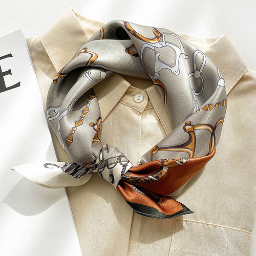  Autumn and Winter New Light Luxury Chain Silk Small Square Scarf Women's Two-Purpose Decorative Mulberry Silk Scarf Warm Scarf Women