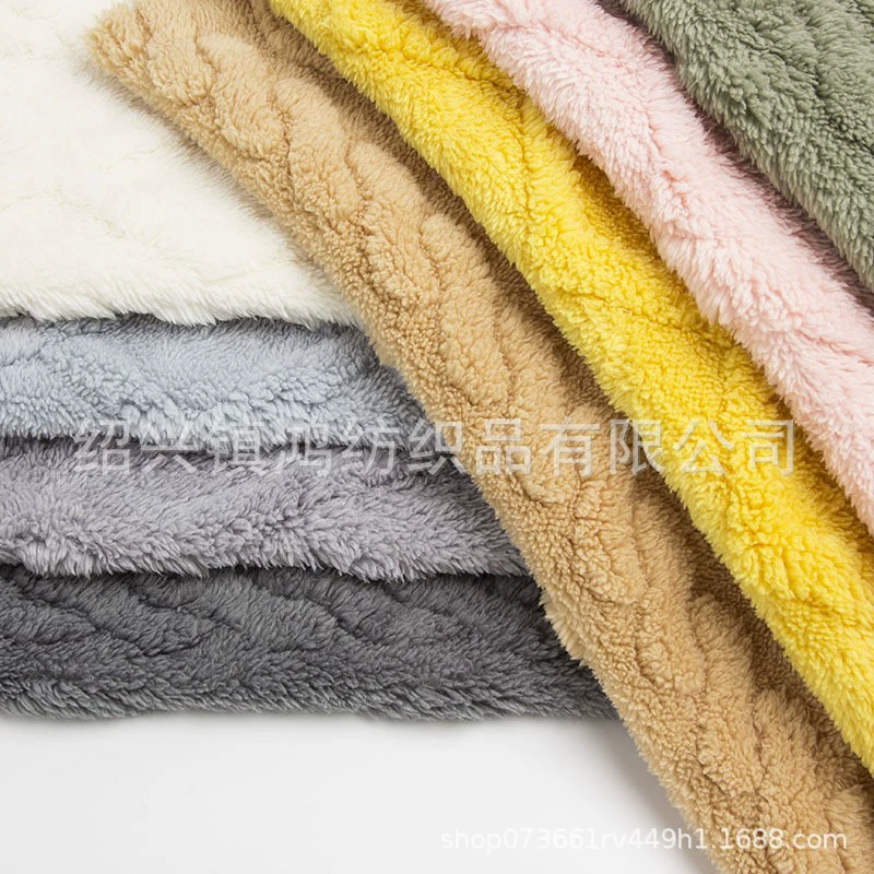 Многоцветная спотовая двухсторонняя жаккардовая ткань из жаккарда