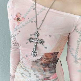 D unique y2k dark girl court heavy pink diamond cross necklace female niche punk hot girl clavicle chain